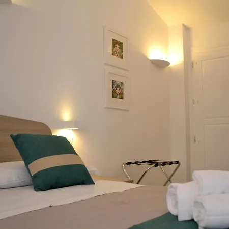 Domo E Sorres Гостьовий будинок Ольбія